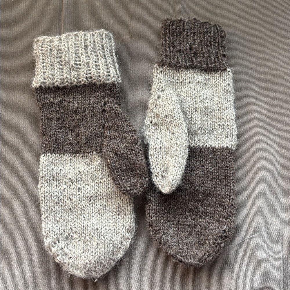 Handmade Two-Tone Knit Wool Mittens - Picture 3 of 5